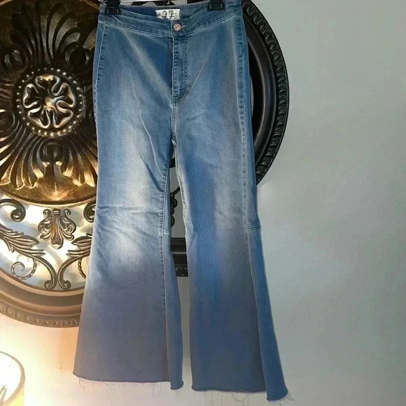 Free People Women's Just Float On Flare Bell Bottom HIGH RISE Jeans Size 27 - Picture 15 of 16